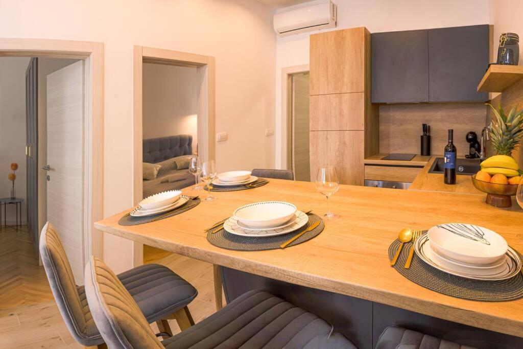 Luksuzni Apartman Ribica U Samom Centru Grada สปลิท ภายนอก รูปภาพ