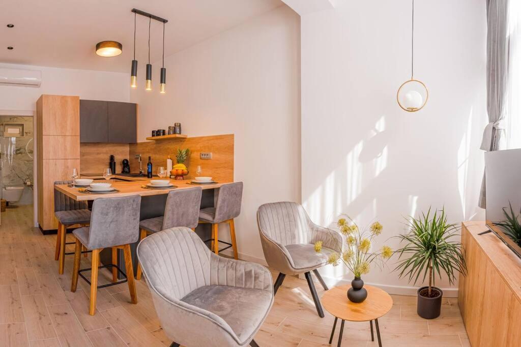 Luksuzni Apartman Ribica U Samom Centru Grada สปลิท ภายนอก รูปภาพ