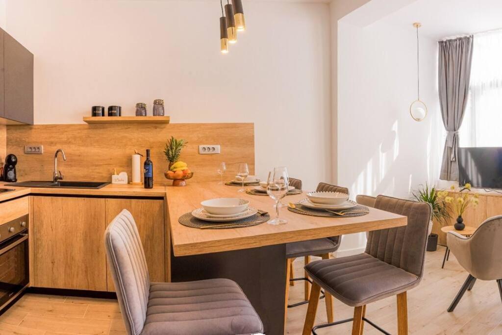 Luksuzni Apartman Ribica U Samom Centru Grada สปลิท ภายนอก รูปภาพ
